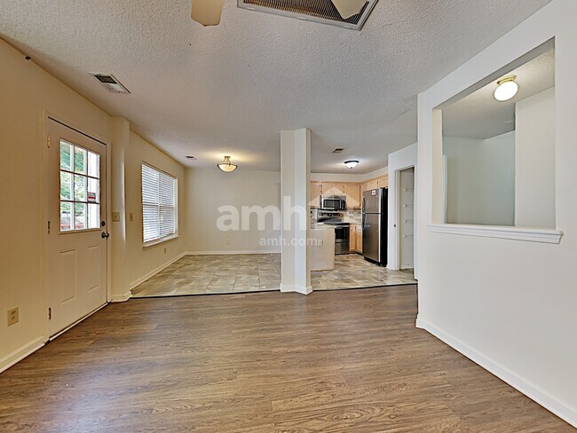 Building Photo - 507 Johnny Bench Cove