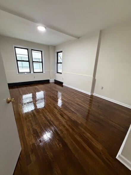 Building Photo - 150 S Harrison St
