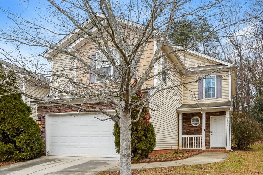 Primary Photo - 1026 Allegiance Dr