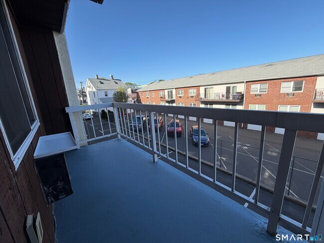 Building Photo - 69 Cove Rd