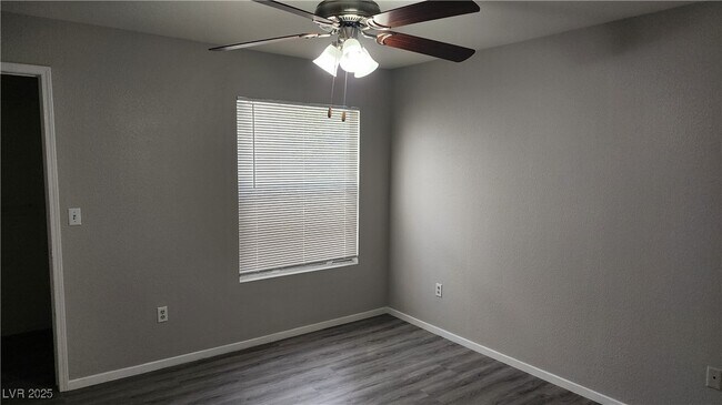 Building Photo - 555 E Silverado Ranch Blvd