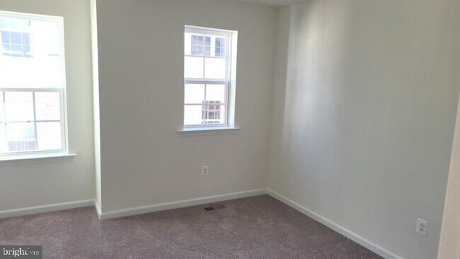 Building Photo - 9360 Seney Ln