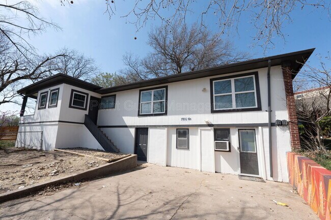 Building Photo - 1700 N Harvard Ave