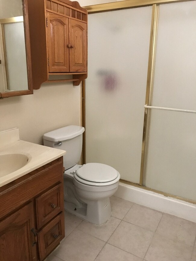 Building Photo - Beautiful 4 Bedroom 2 Bathroom house ( Smo...