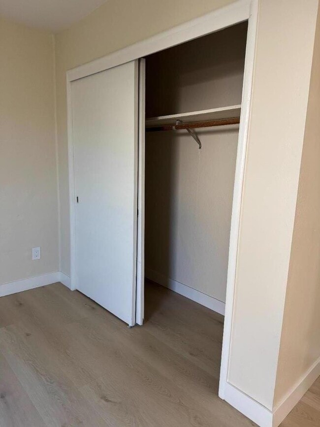 Building Photo - 277 Kirk Ave