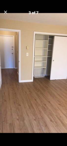 California closets - 300 7th Ave