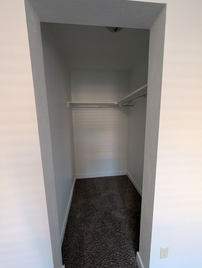 Building Photo - January Rent Free! 3 Bed 2 Bath Townhouse for Rent!