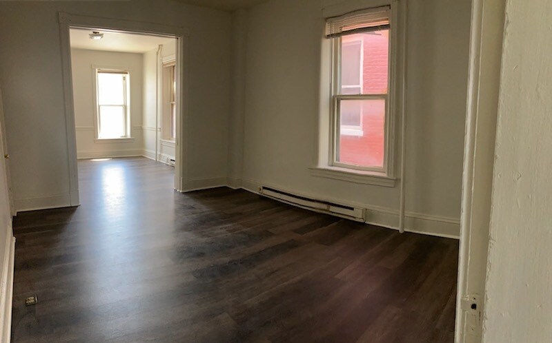 Building Photo - 27 S Locust St