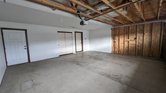 Building Photo - Post Falls Rancher