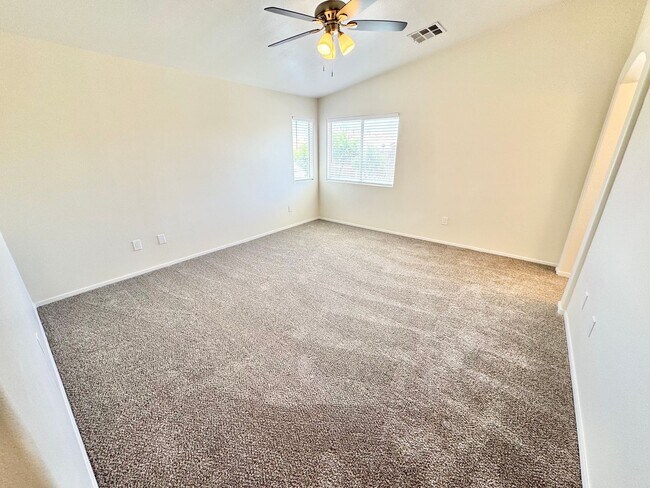 Building Photo - BEAUTIFULLY UPDATED SOUTHWEST LAS VEGAS TOWNHOME WITH NEW KITCHEN AND FLOORING