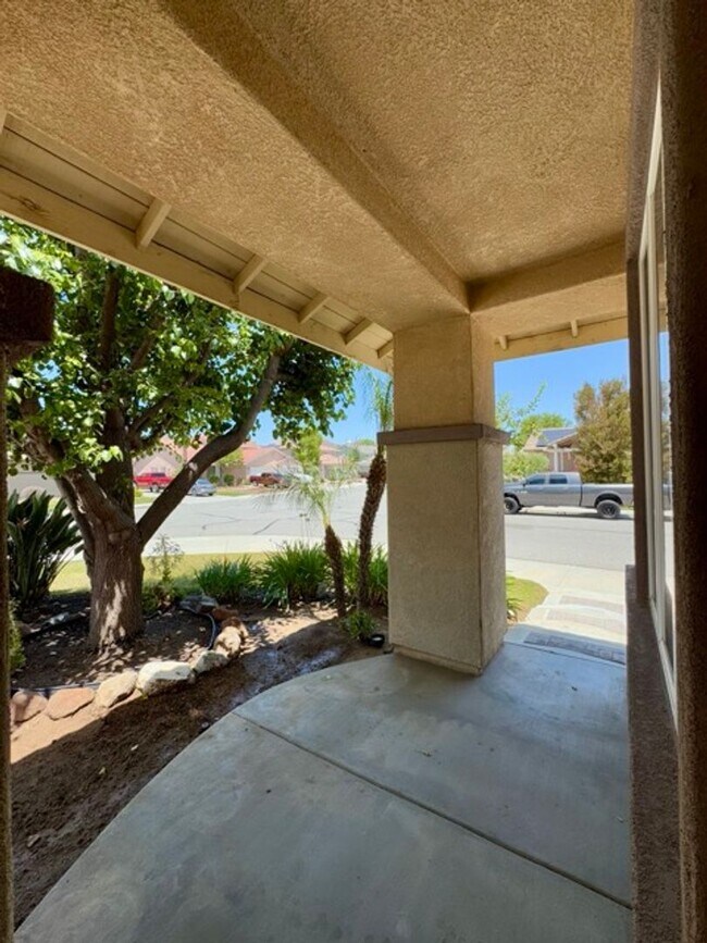 Building Photo - 4 Bedroom Menifee home available now for l...
