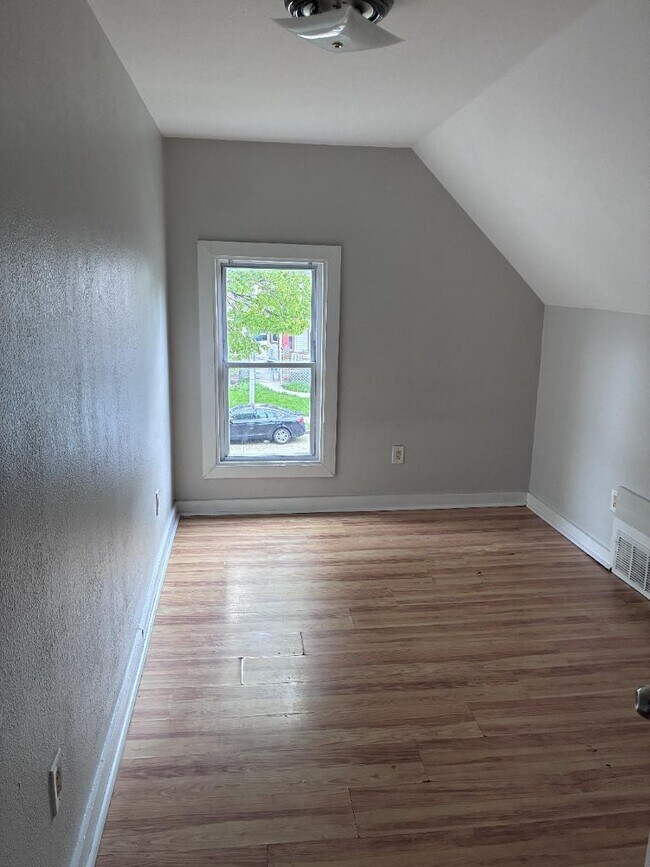 Building Photo - 2166 S 6th St