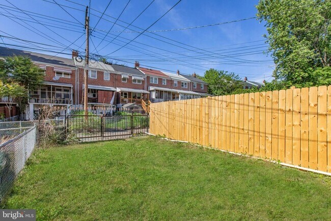 Building Photo - 1714 Pin Oak Rd