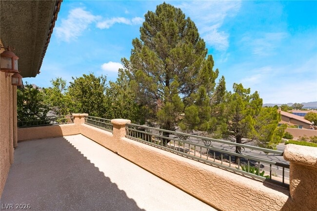 Building Photo - 224 Uccello Dr