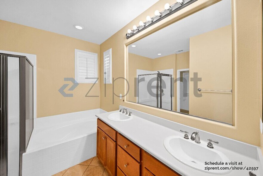 Building Photo - 24162 Willowbrooke Ct