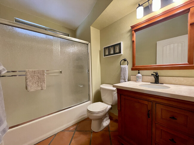 Hall Bathroom - 6564 Pine Spring Ave