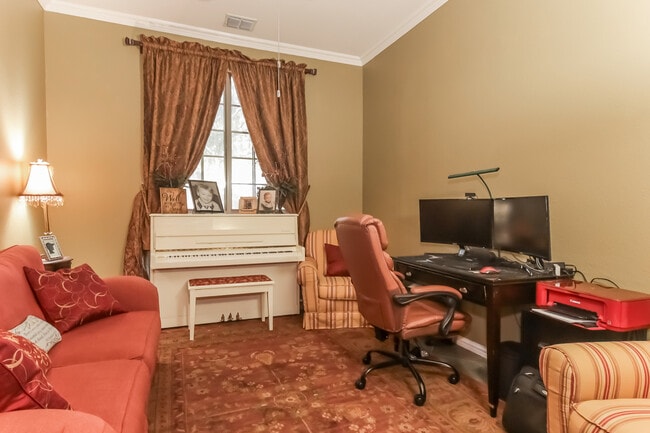 Building Photo - 4226 Meadowview Ln