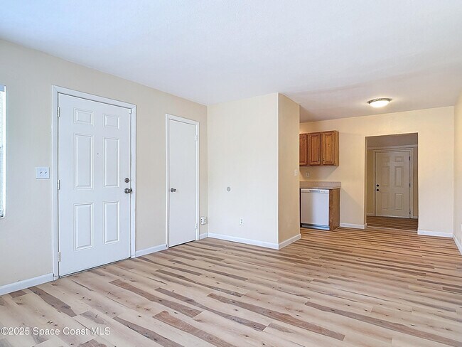 Building Photo - 1590 Hilldale Rd