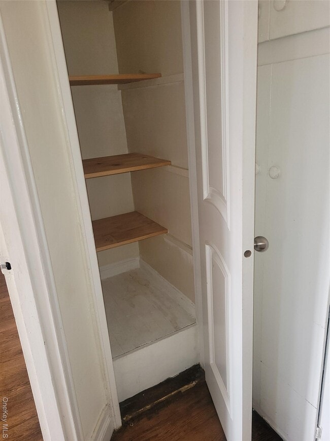 Building Photo - 10406 Avenue L