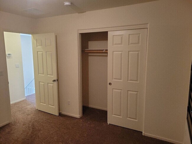 Building Photo - Stylish 3-Bedroom, 2.5-Bath Home with Loft in Providence