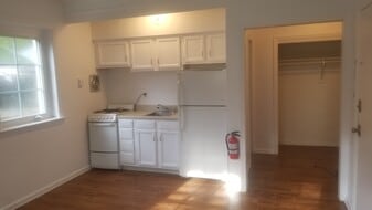Building Photo - 17 Old Allamuchy Rd