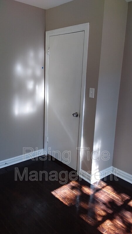 Building Photo - 900 Lynn Dale Ln