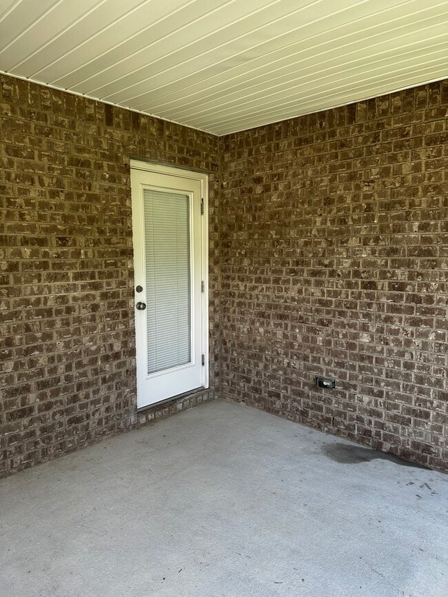 Building Photo - Beautiful 3/2 Family home in Beulah- Close to Navy Federal Credit Union Main Campus!