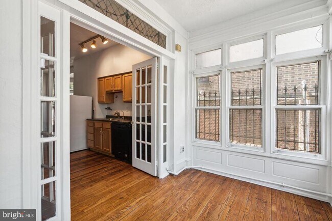Building Photo - 259 S 46th St