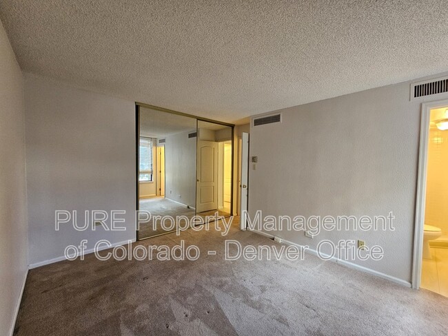 Building Photo - 1020 15th St