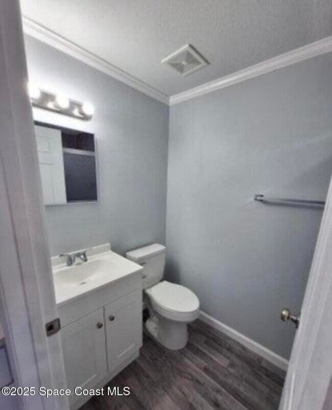 Building Photo - 1660 Bottlebrush Dr