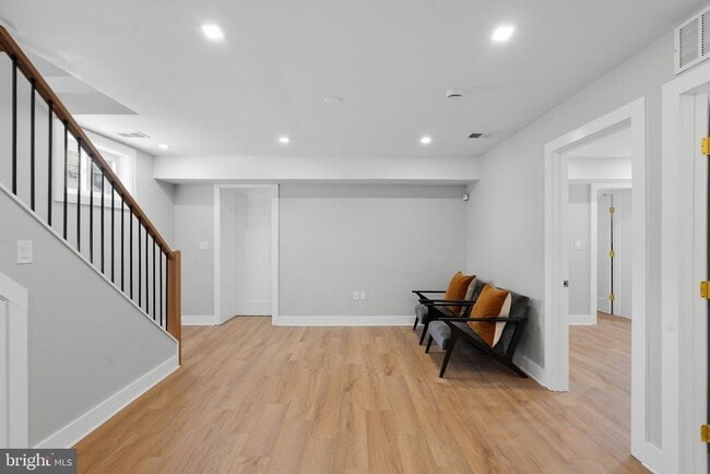 Building Photo - 1301 Somerset Pl NW