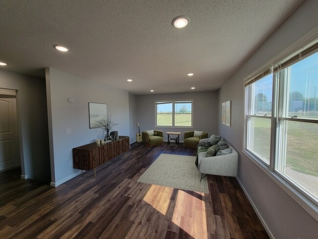 Building Photo - 2256 Fairfax Dr