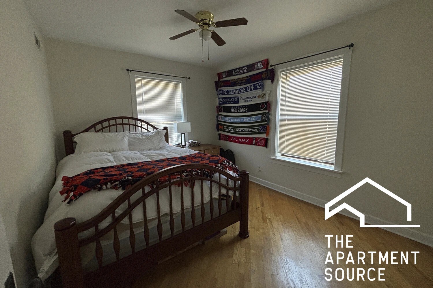 Building Photo - 3325 N Lakewood Ave