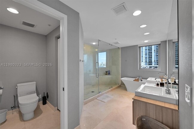 Building Photo - 17111 Biscayne Blvd