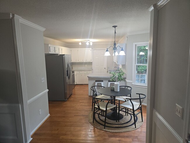 Building Photo - 3 Bed 2.5 bath house Double Branch Creek S...