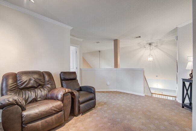 Building Photo - 55 Middle Borondo