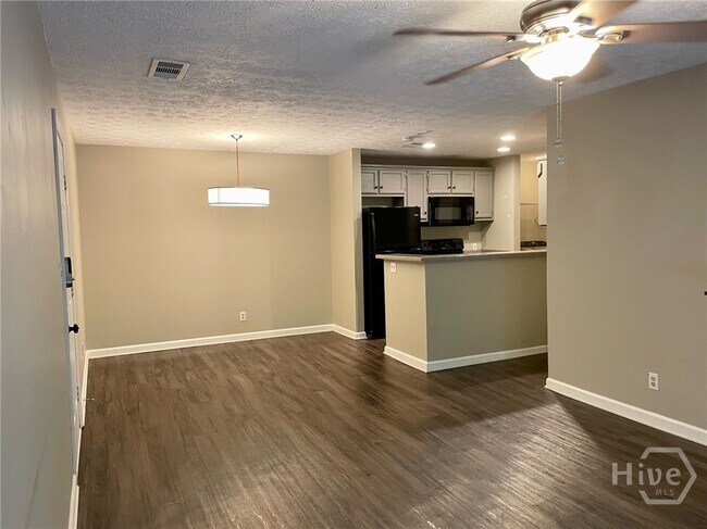 Building Photo - 100 Downing Way