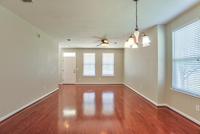 Building Photo - 4150 Four Oaks Blvd