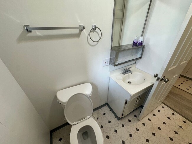 Building Photo - 1546 Gary St