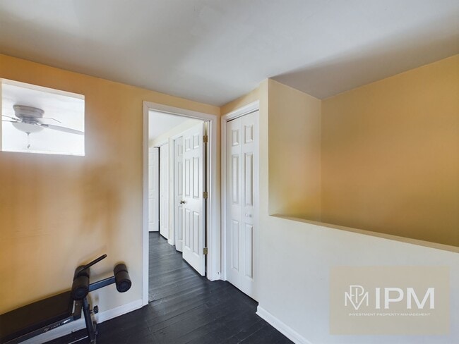 Building Photo - Spacious 5 Bedroom, 2.5 Bath Near The Avenues!