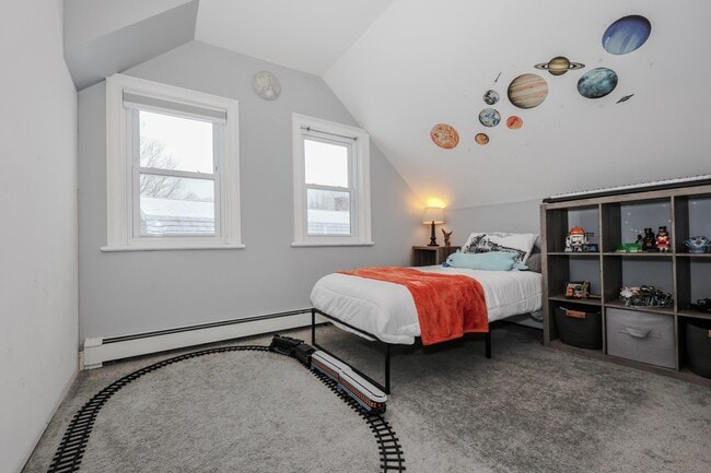 Building Photo - 395 Critchett Rd