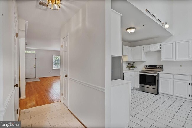 Building Photo - 4223 N Carlin Springs Rd