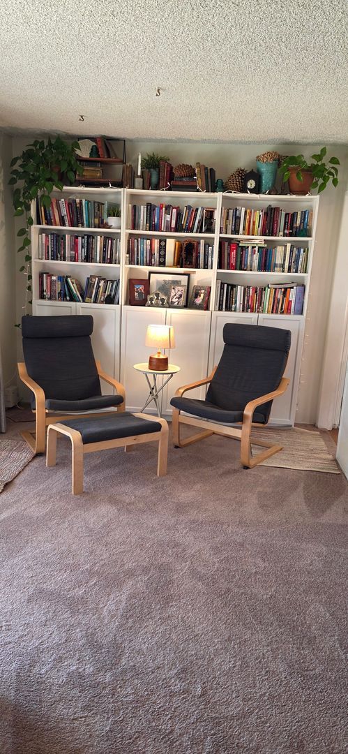 Building Photo - Spacious 4-Bedroom 2 Bath Home with a Large, Serene Backyard and Courtyard.