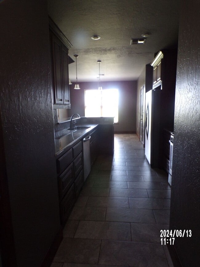 Building Photo - Great Eastside Home