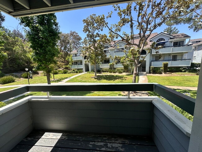 Building Photo - Beautifully Updated Lower-Level Condo with...