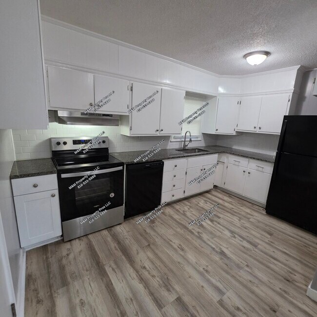 Building Photo - Beautiful 3 bedrooms and 1 bath home located on N 82nd St in Kansas City, KS