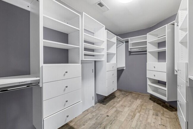 Building Photo - Luxury Living in High Point NC