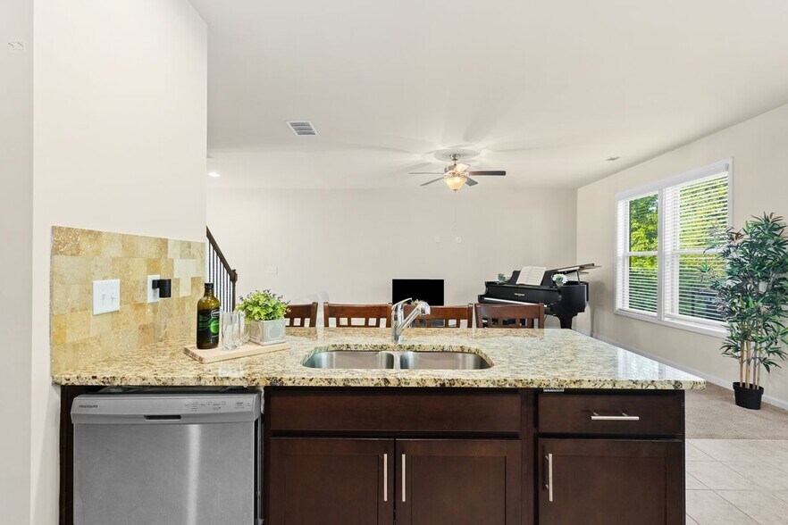 Building Photo - 4275 Almanor Cir