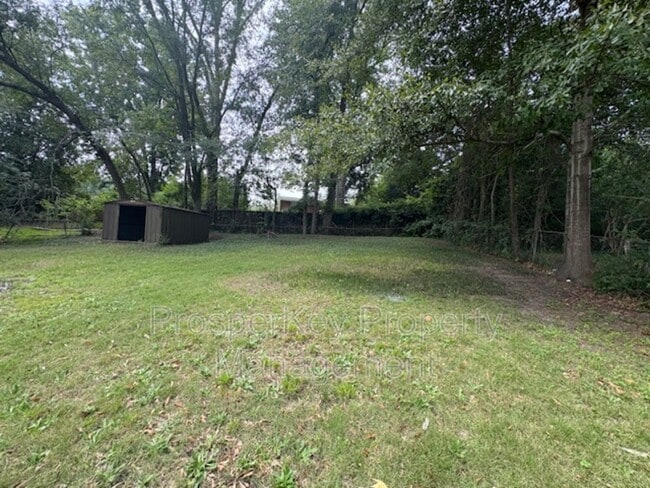 Building Photo - 4920 Gardiner Dr