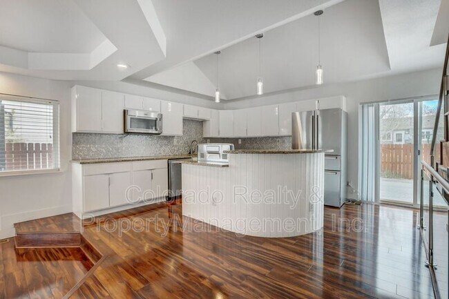 Building Photo - 2581 S Hazel Ct